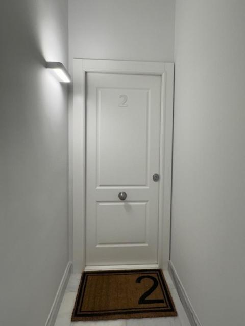 Casa De Huespedes Almirante Madrid Apartamento Exterior foto